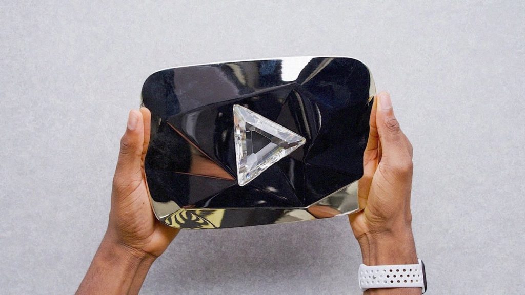 Diamond play button