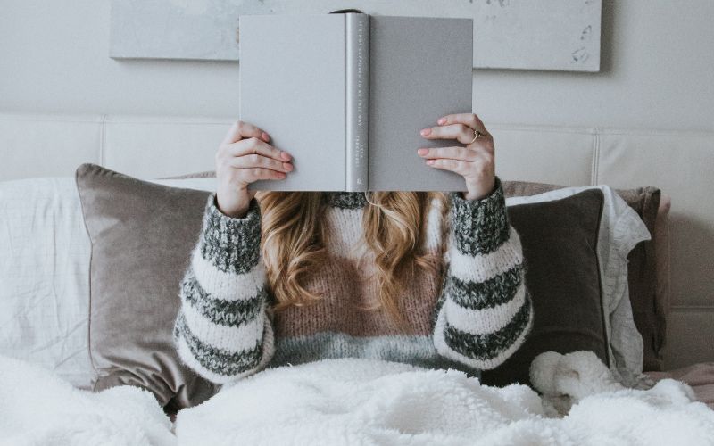 Girl reading what is a social media content creator