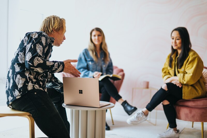 Content marketer and content creator collaborating