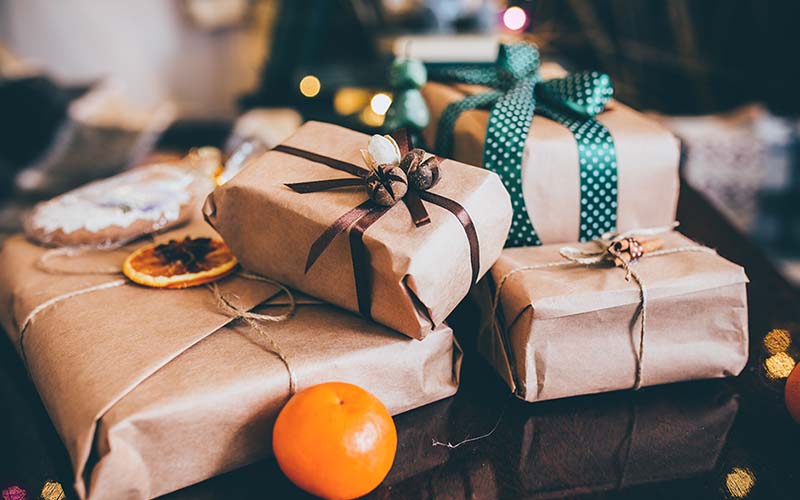 Christmas gift wrapping video
