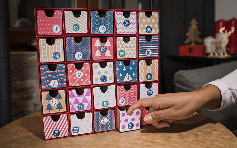 YouTube advent calendar unboxing videos - Lickd